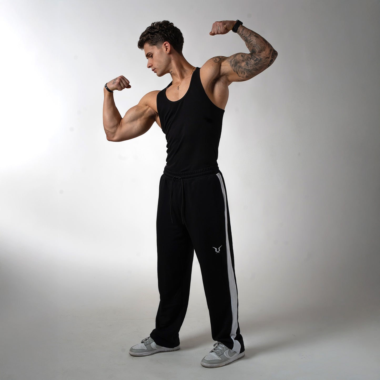 FITTED TANK - BLACK