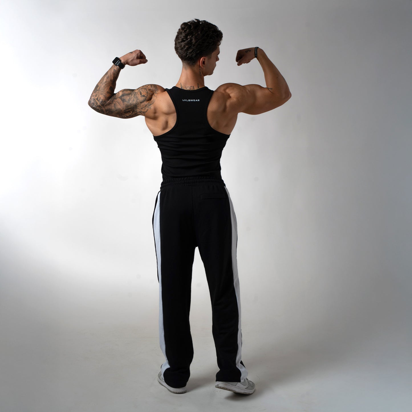 FITTED TANK - BLACK