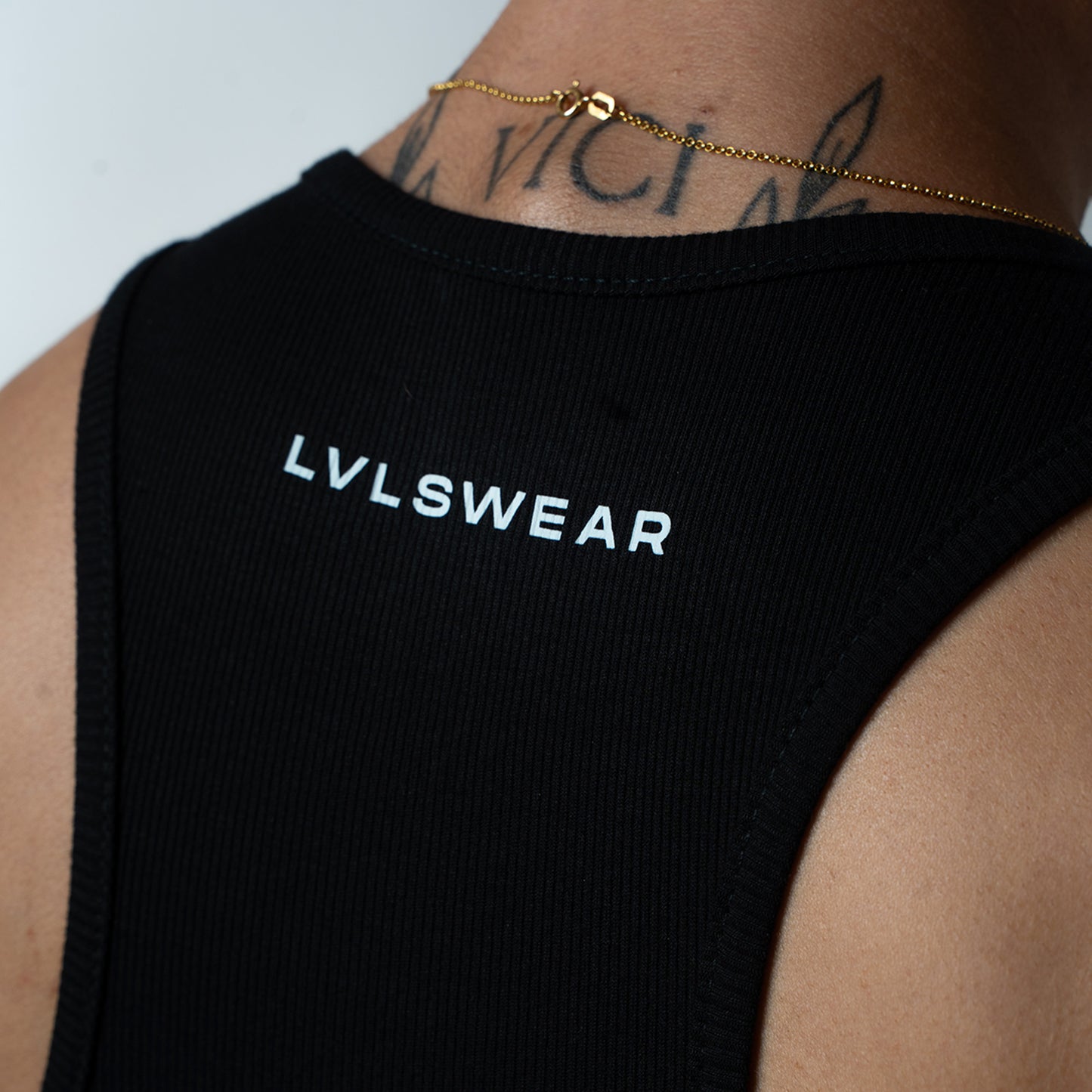 FITTED TANK - BLACK
